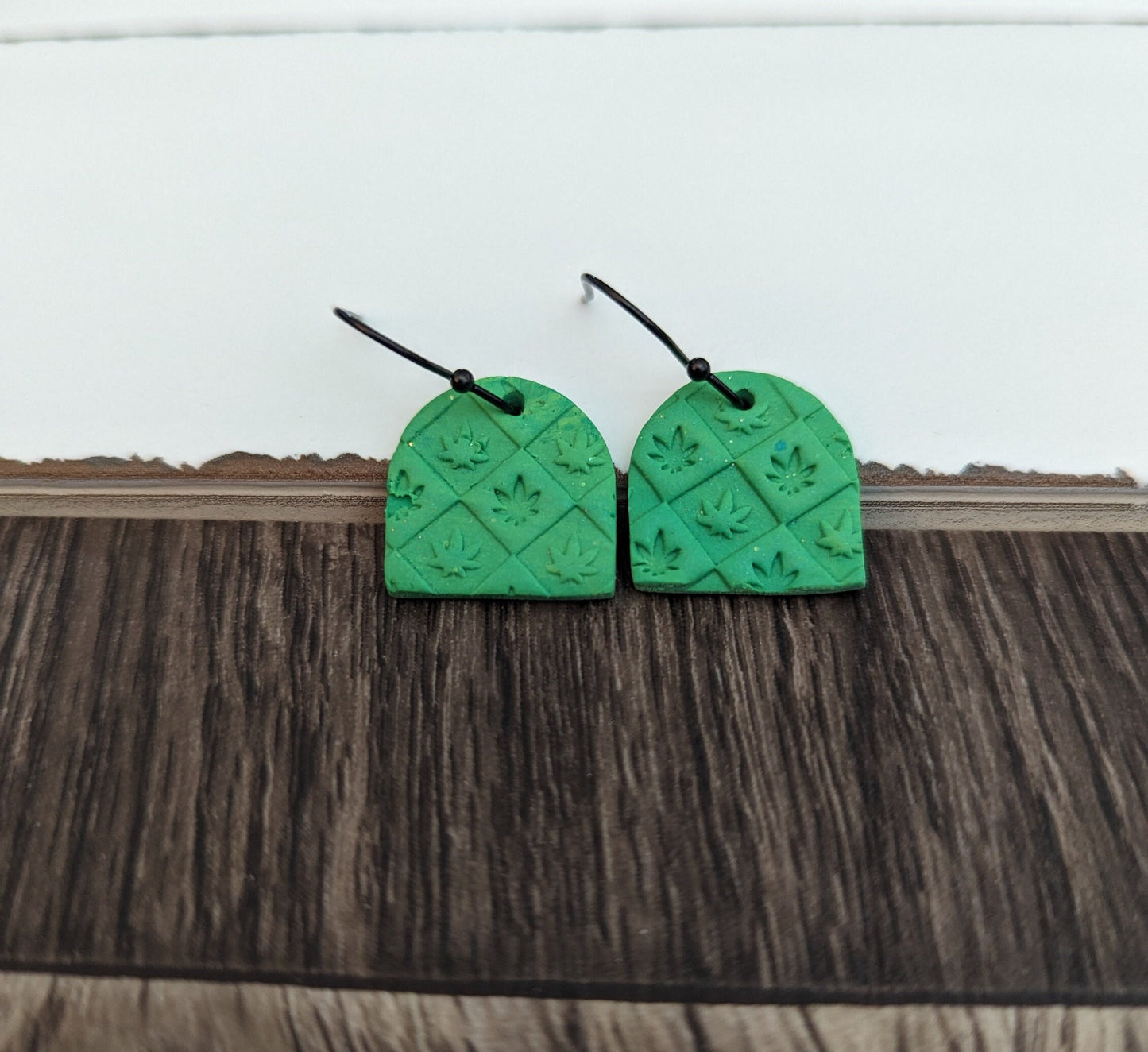 Earrings - Magic leaf 420 mary jane