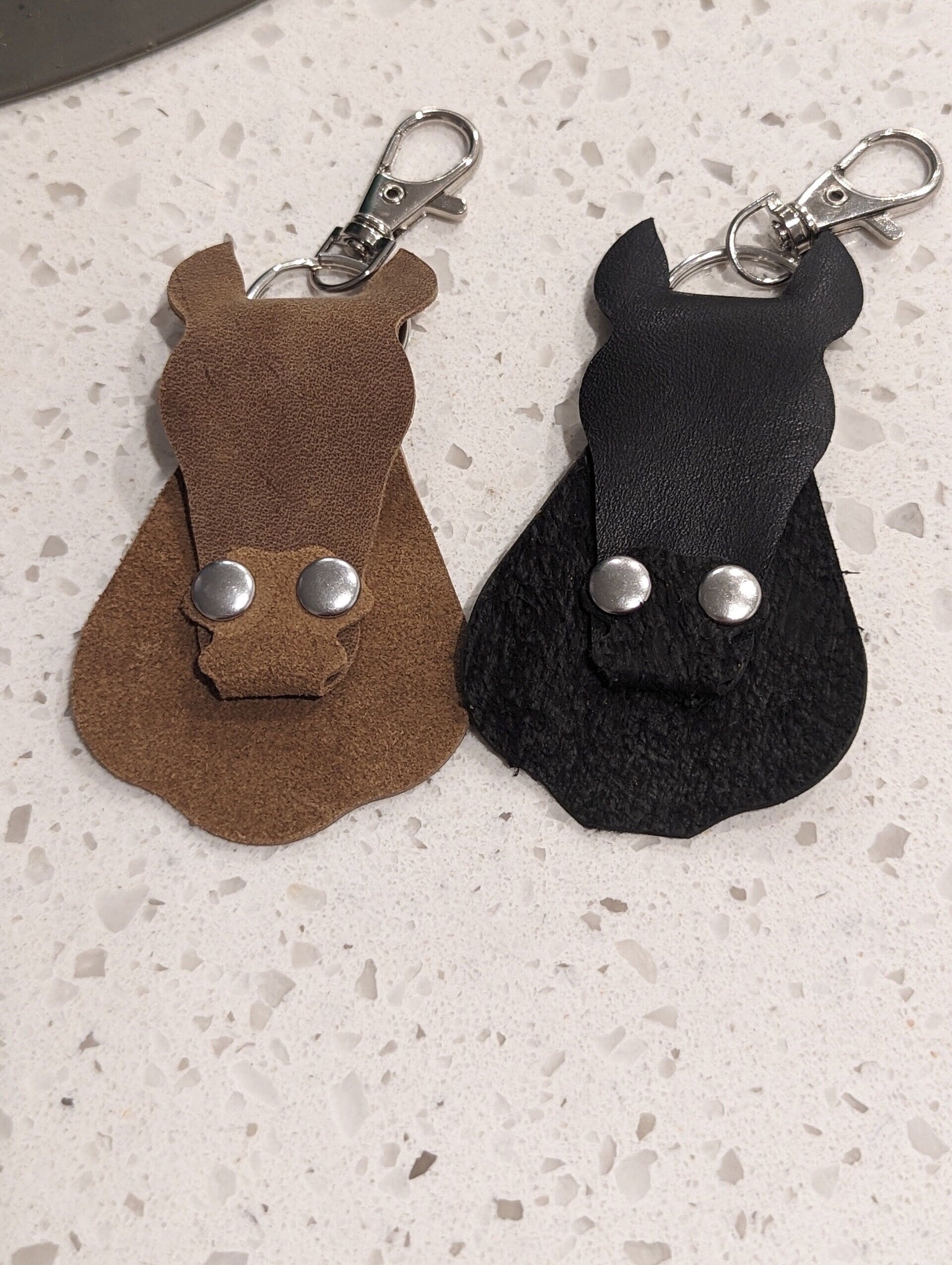 Genuine leather horse head shaped keychains